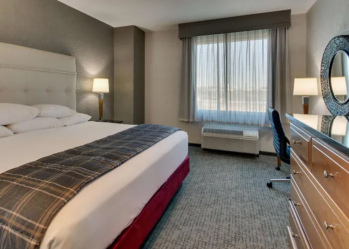 Drury & Happy Valley Hotel 4*