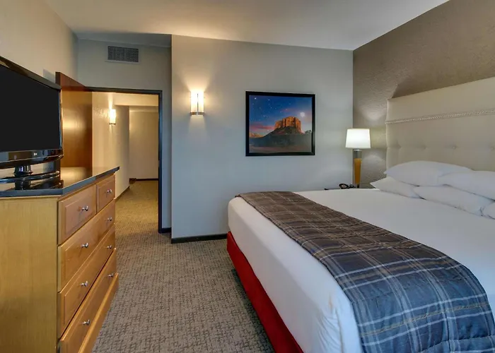 Hotel Drury & Happy Valley