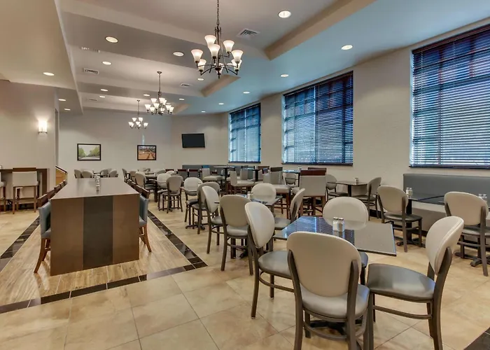 Hotel Drury & Happy Valley 4*