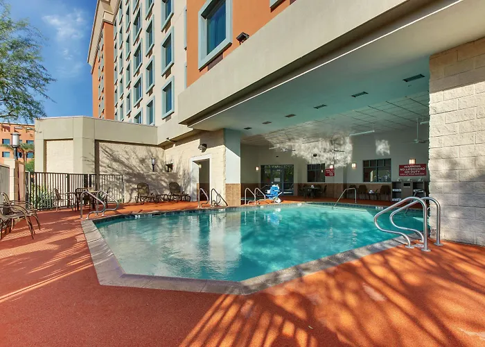 Hotel Drury & Happy Valley 4*