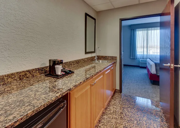 Hotel Drury & Happy Valley 4*